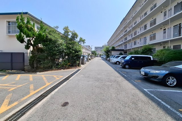 和泉府中ハウスA棟の駐車場|駐車場