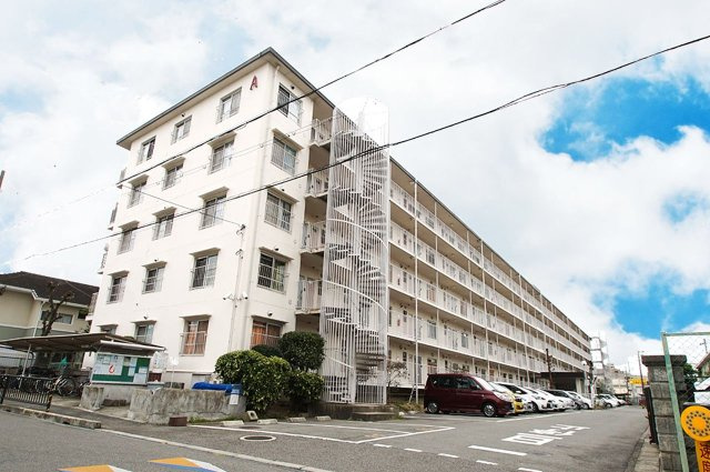 和泉府中ハウスA棟の外観|外観です
