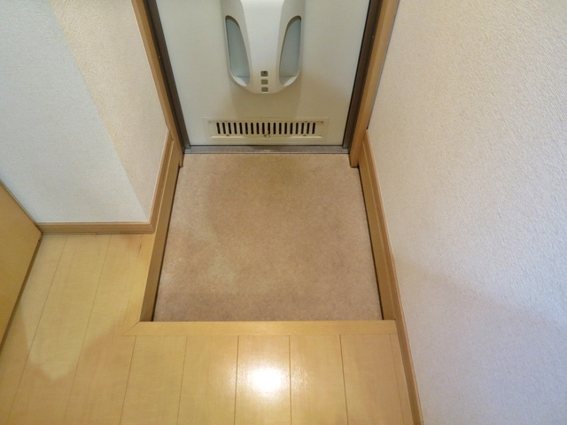 アーバン　レクサスの設備|シャッターが付いてます♪