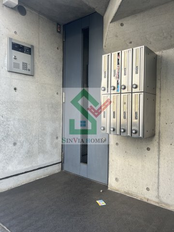レガリア大泉学園のエントランス