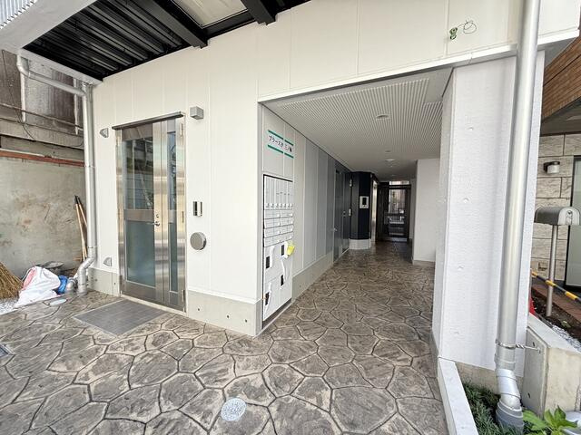 台東区三ノ輪１丁目の賃貸マンションのエントランス