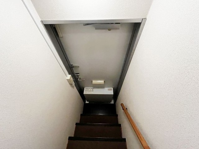 毎日通る玄関はこちらです