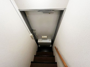毎日通る玄関はこちらです