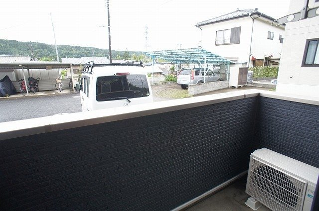 バルコニーからの眺めを楽しみながら食事をしませんか