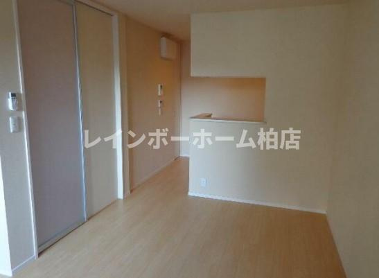 特典：仲介手数料が無料です!!の居間・リビング