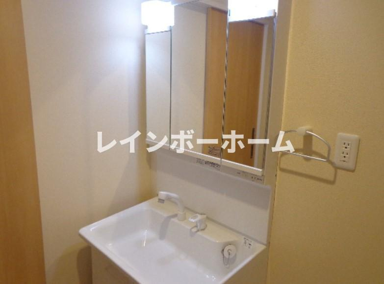 特典：仲介手数料が無料です!!の洗面所|広い洗面スペース