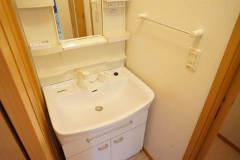 明るい洗面所です