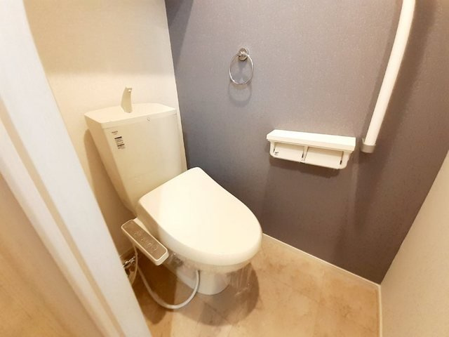 コンパクトで使いやすいトイレです