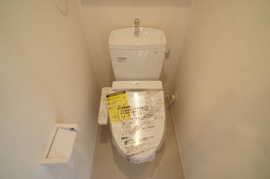 ゆったりとした空間のトイレです