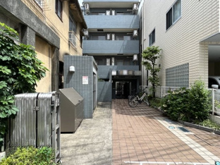 毎日通るエントランスはこのようになっています