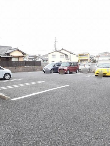 フリーデＷＡＧＯの駐車場
