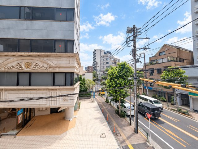 ライオンズマンション高田馬場の展望|2026.08.27撮影

現地ご見学希望・資料請求などお気軽にお問い合わせ下さい！
03-5990-5201