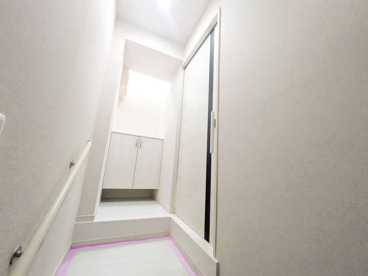 ライオンズマンション高田馬場の玄関|2026.08.27撮影

現地ご見学希望・資料請求などお気軽にお問い合わせ下さい！
03-5990-5201
