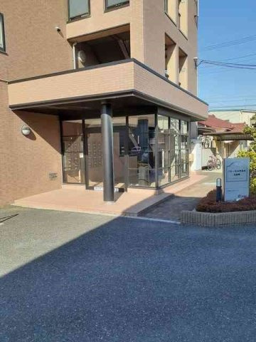 フレール与野本町　弐番館のエントランス
