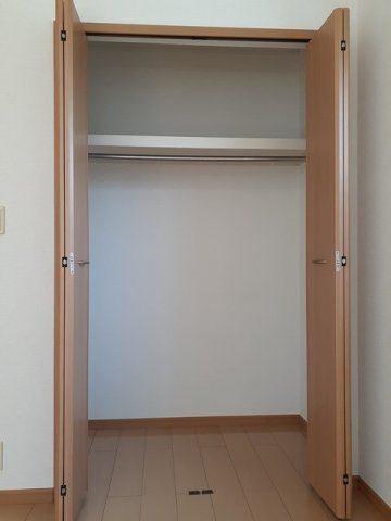 たっぷりとした収納スペースです