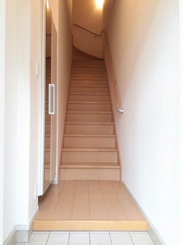 毎日通る玄関はこちらです