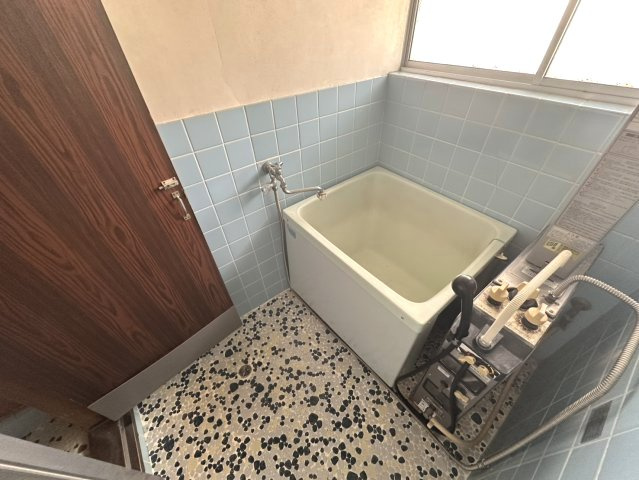日々の疲れを癒すお風呂付です