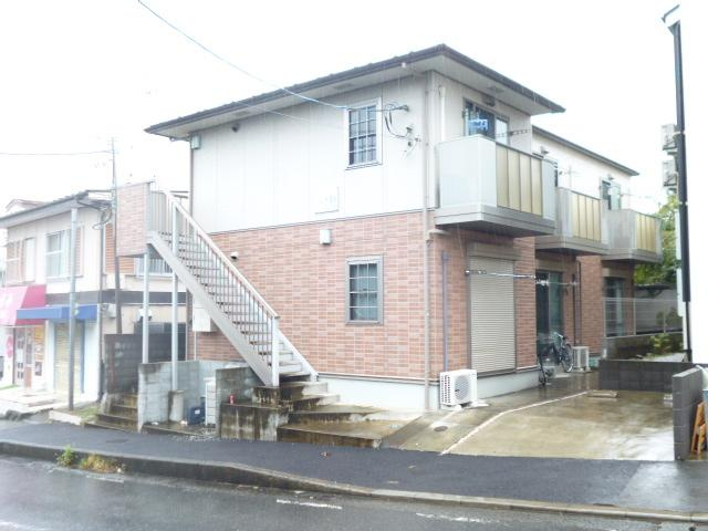 落ち着いた雰囲気の外観です