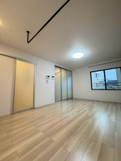 【内装】 | ストーキア | ※同タイプの別の部屋の写真です。