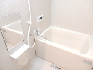 日々の疲れを癒すお風呂付です