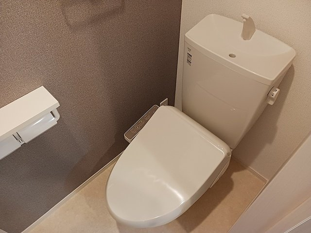 コンパクトで使いやすいトイレです