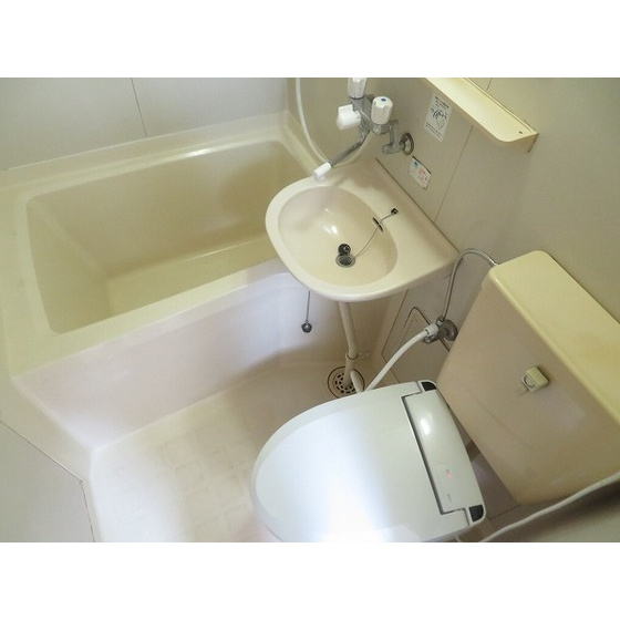 コンパクトで使いやすいお風呂です