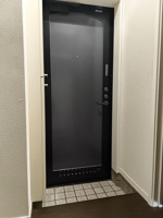 収納もある玄関です