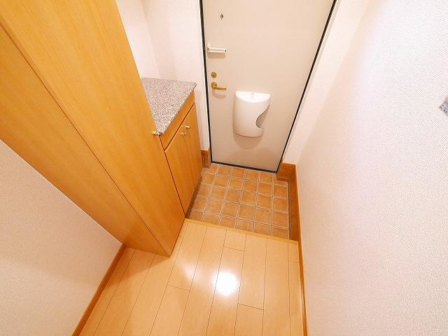 パラッツオ　エテルノの玄関|収納もある玄関です