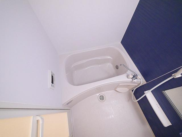 パラッツオ　エテルノの浴室|コンパクトで使いやすいお風呂です