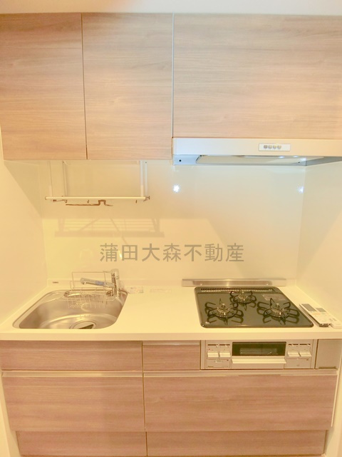 プルナス蒲田のキッチン|グリル付き３口ガスコンロのシステムキッチン