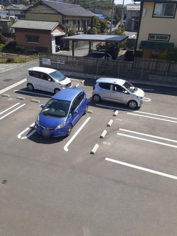グラン　レコルトの駐車場