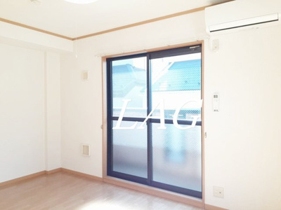 【居間・リビング】 | ヒラソル市川 | 洋室のお部屋です。