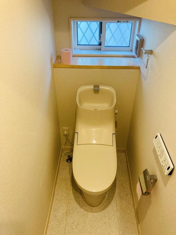 東和田戸建のトイレ