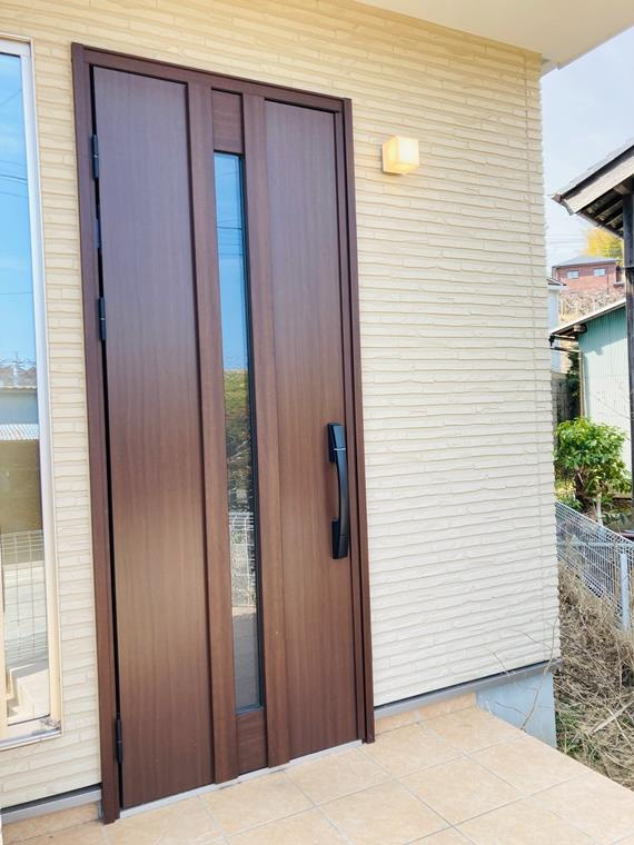 東和田戸建のエントランス