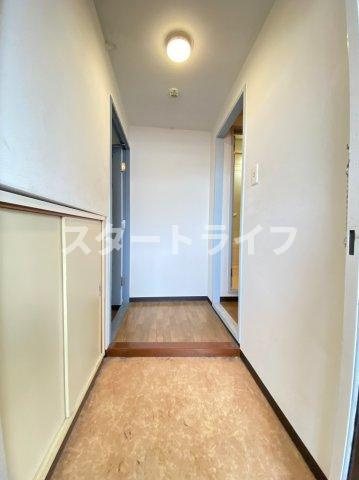 大阪市淀川区西中島５丁目の賃貸マンションの玄関