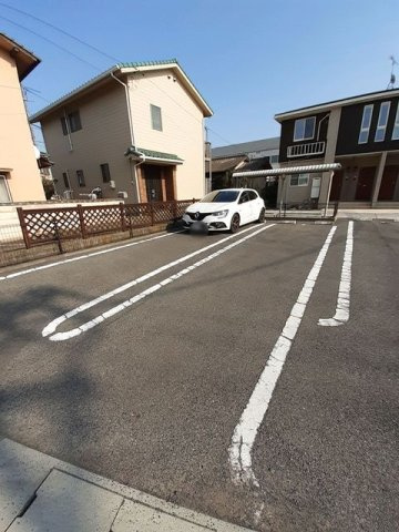サンリットの駐車場