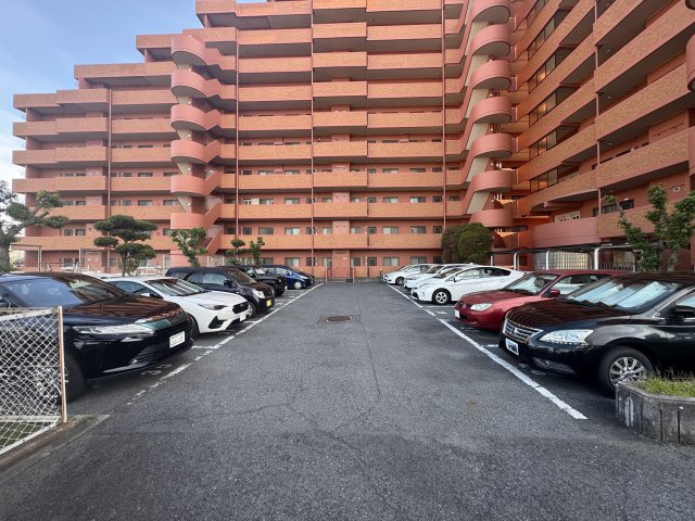 ライオンズマンション明石大久保の駐車場