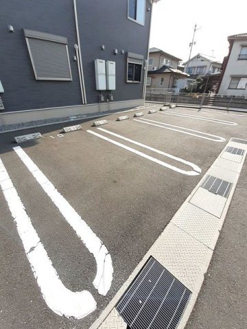 シェリールＢの駐車場