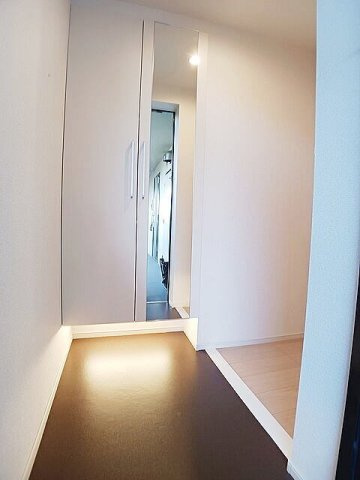 クレメントウエストクルメの玄関
