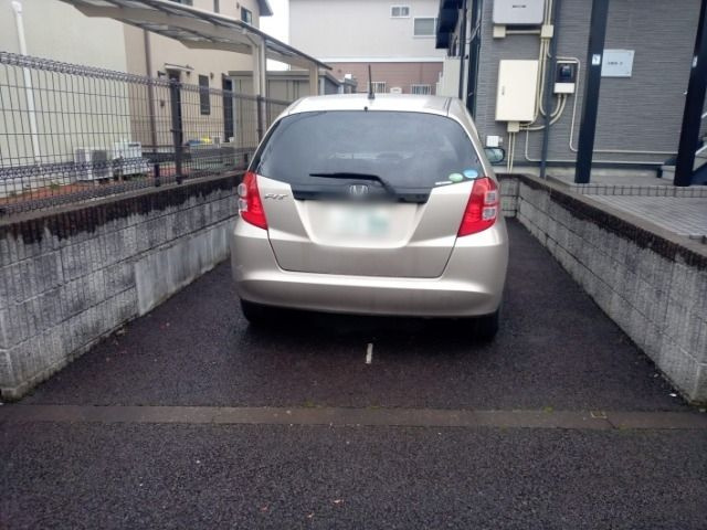 レオパレス美勝園Ⅱの駐車場