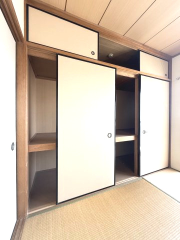 祥栄ビルの収納|押入も広々と収納できます