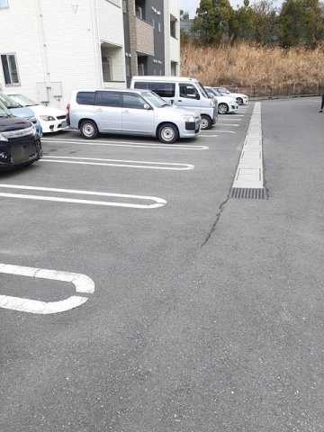 ＢｒｕｎｏⅤの駐車場