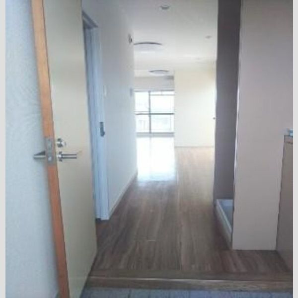 丸八 第2マンションの玄関
