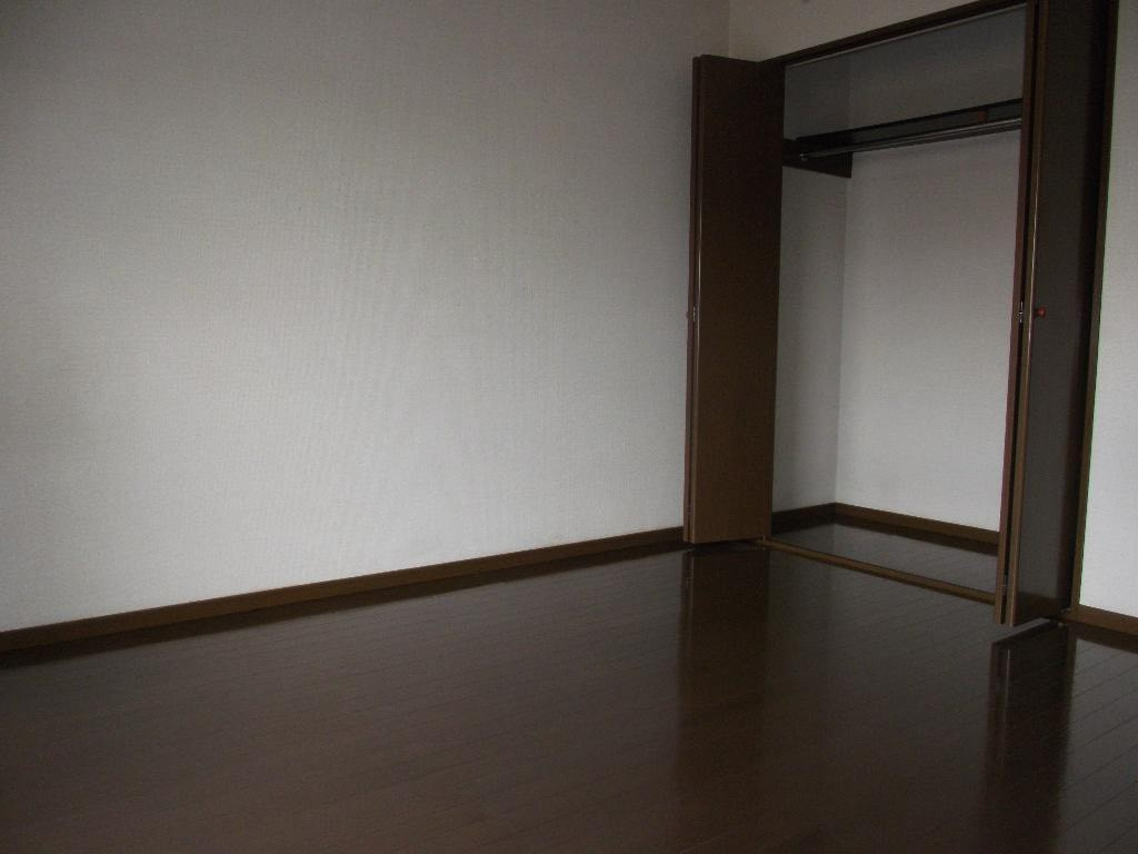 フォーシーズン青葉の洋室