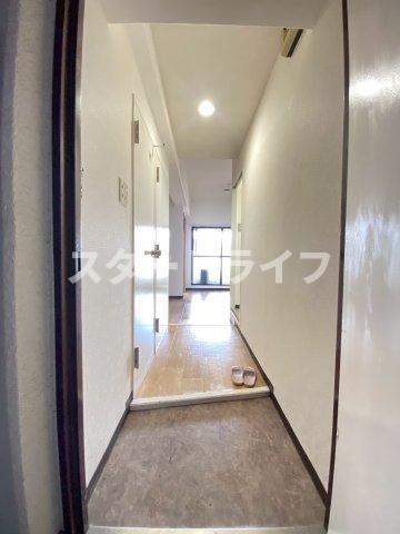 大阪市淀川区宮原１丁目の賃貸マンションの玄関