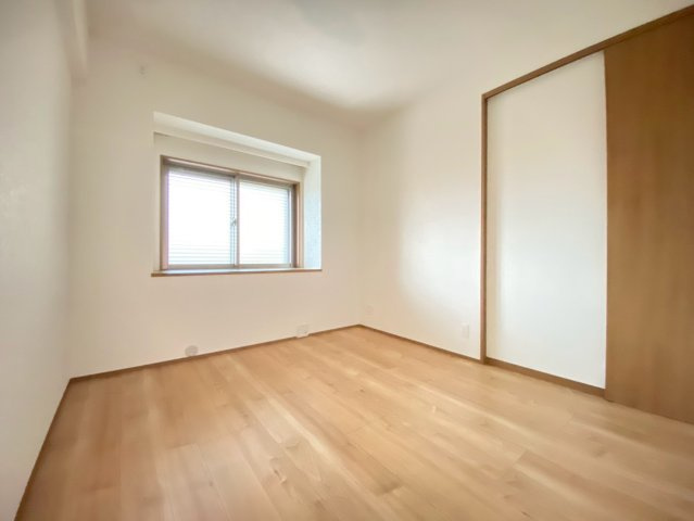 【寝室】