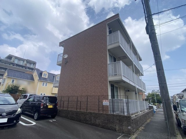 レオパレス高畑東の外観