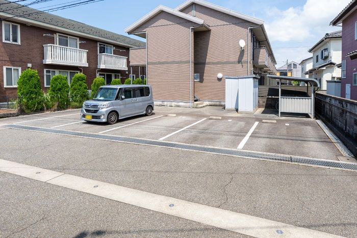 モナリエ大泉の駐車場