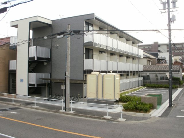 レオパレスコスモスの外観