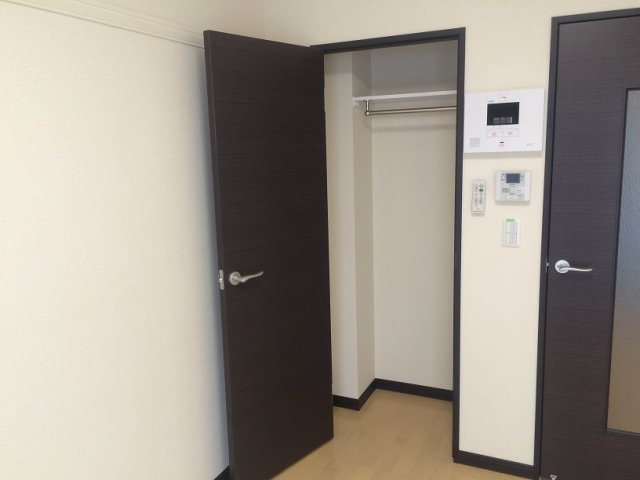 レオネクストエリーゼの内装|ウォークインクローゼット